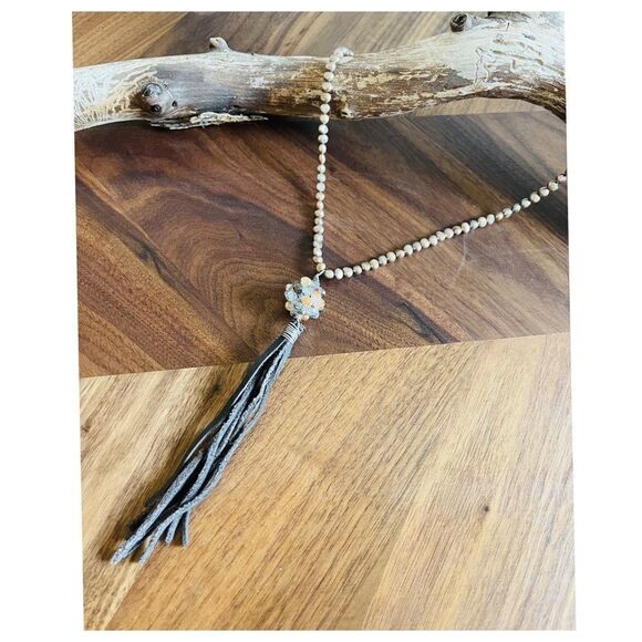 BOHO Tassel Necklace with pearls and brown Leather - Picture 6 of 13